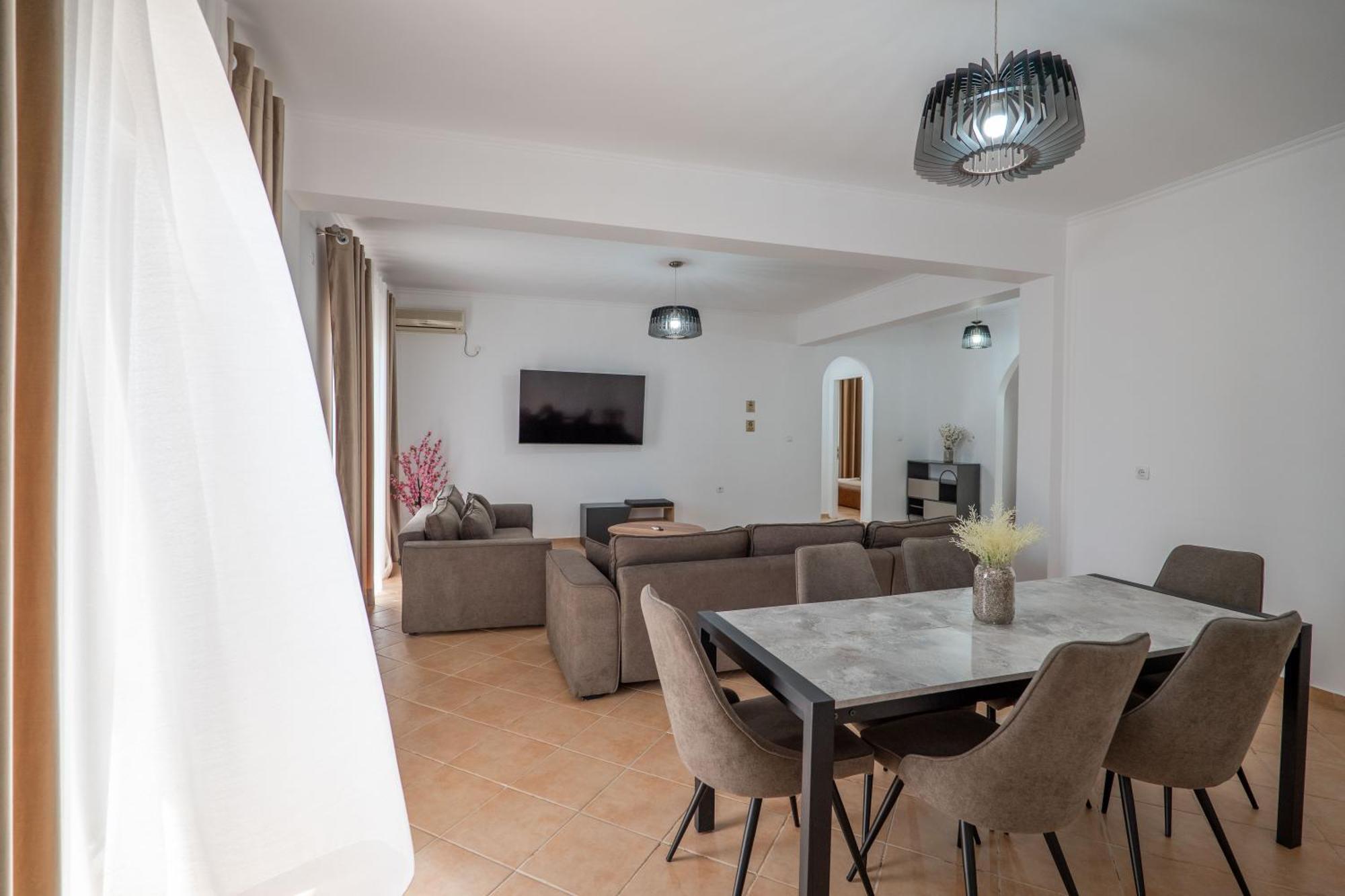 Hoteleks Inn & Suites Sarandë 외부 사진