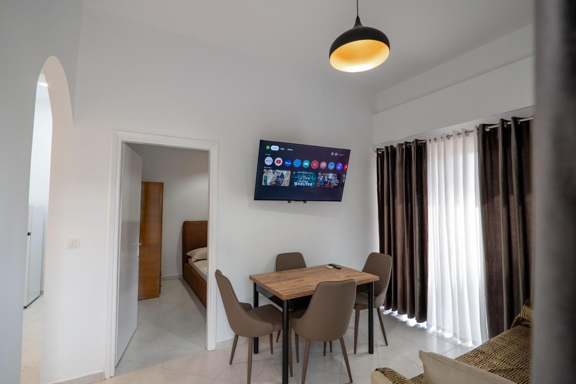 Hoteleks Inn & Suites Sarandë 외부 사진