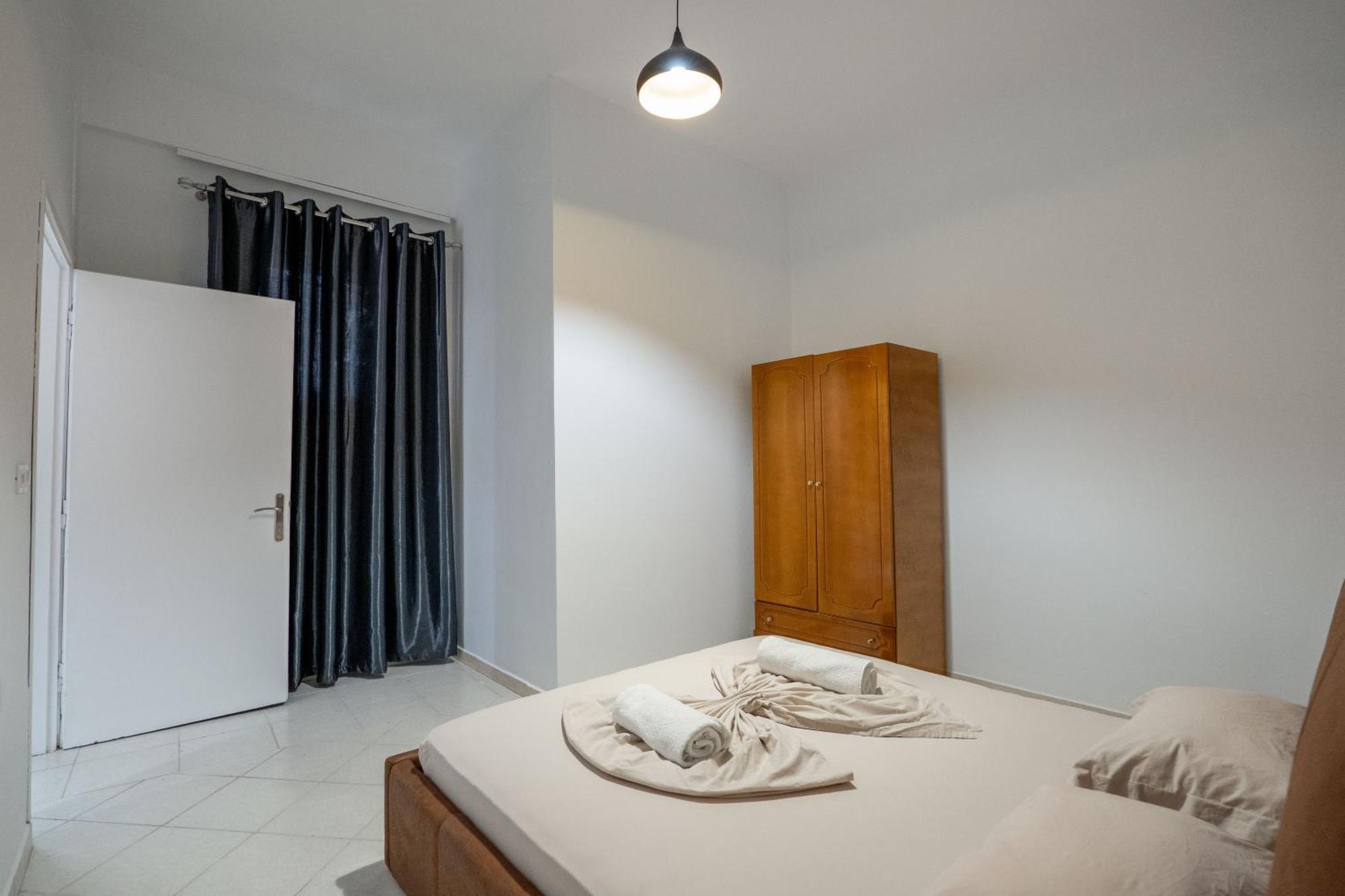 Hoteleks Inn & Suites Sarandë 외부 사진