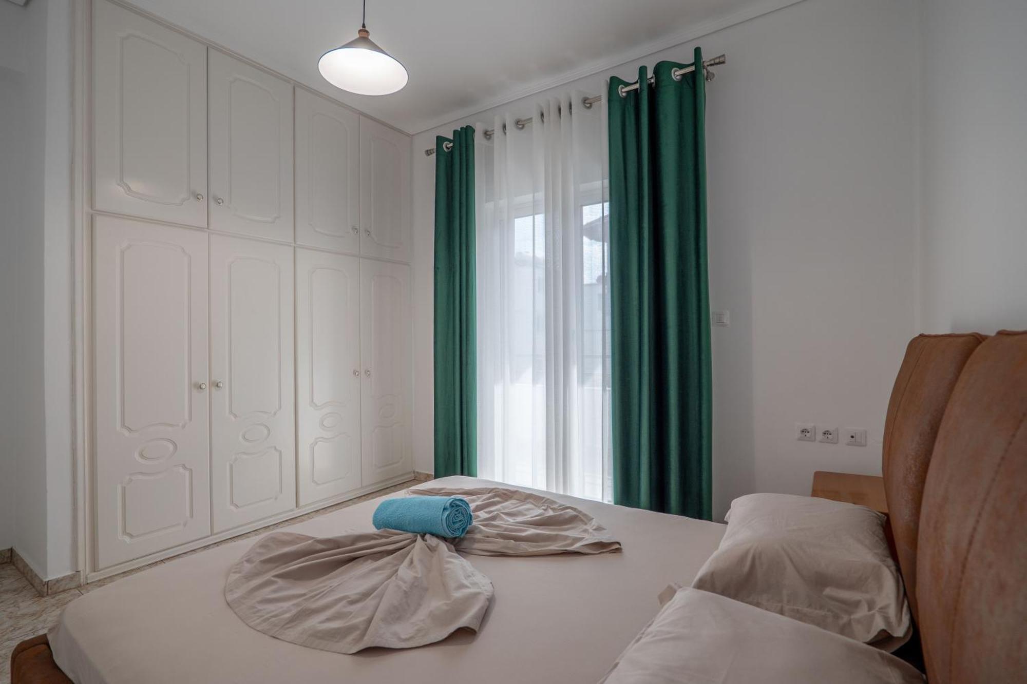 Hoteleks Inn & Suites Sarandë 외부 사진