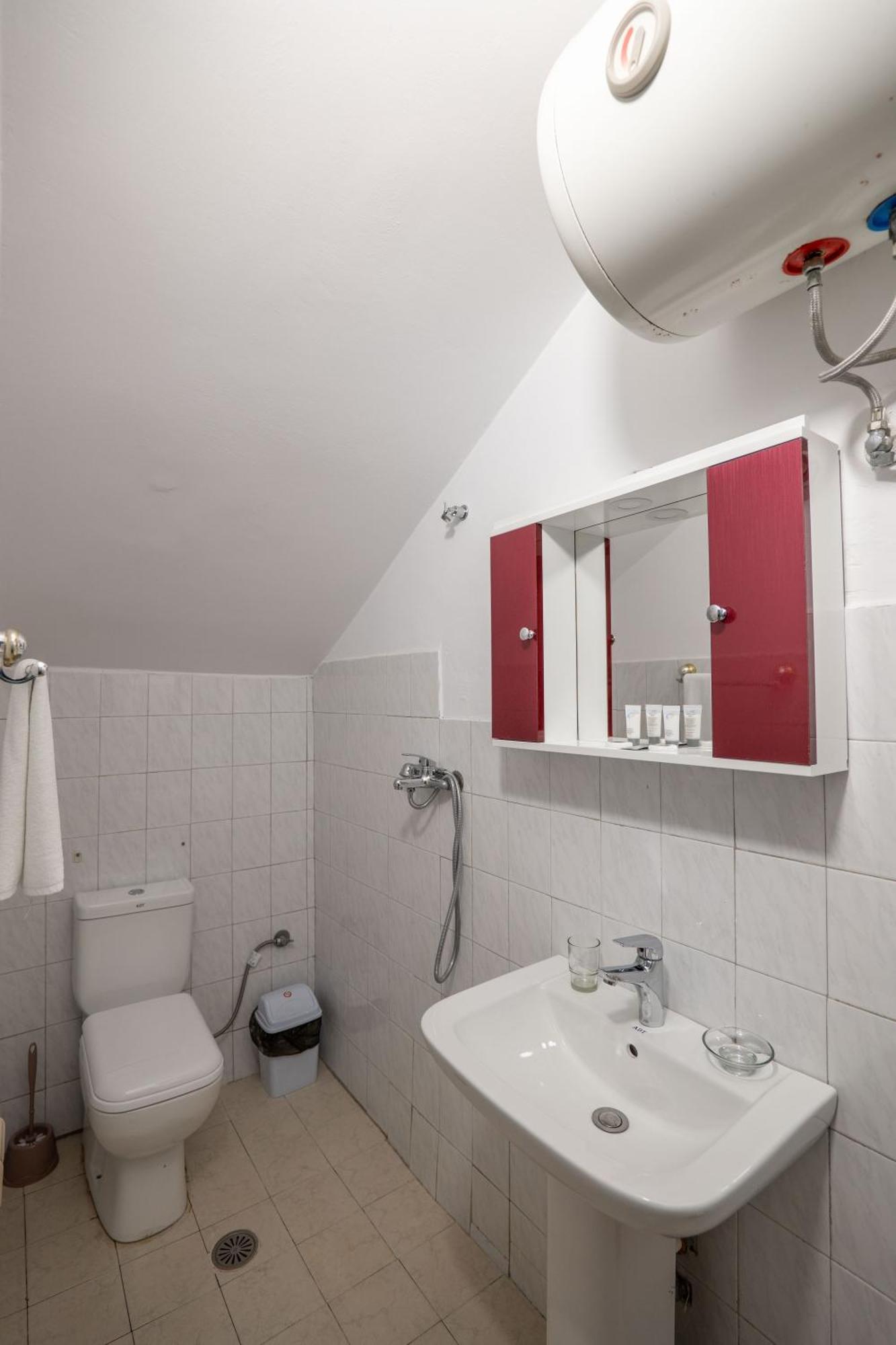 Hoteleks Inn & Suites Sarandë 외부 사진