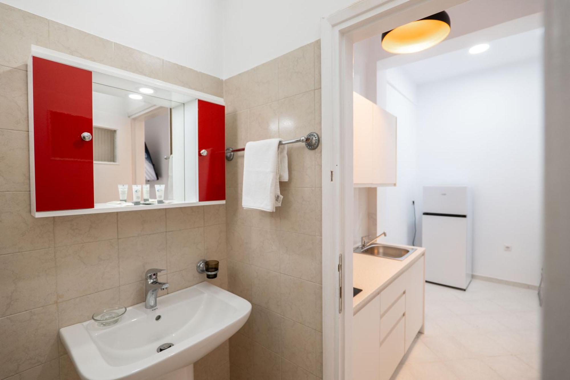 Hoteleks Inn & Suites Sarandë 외부 사진