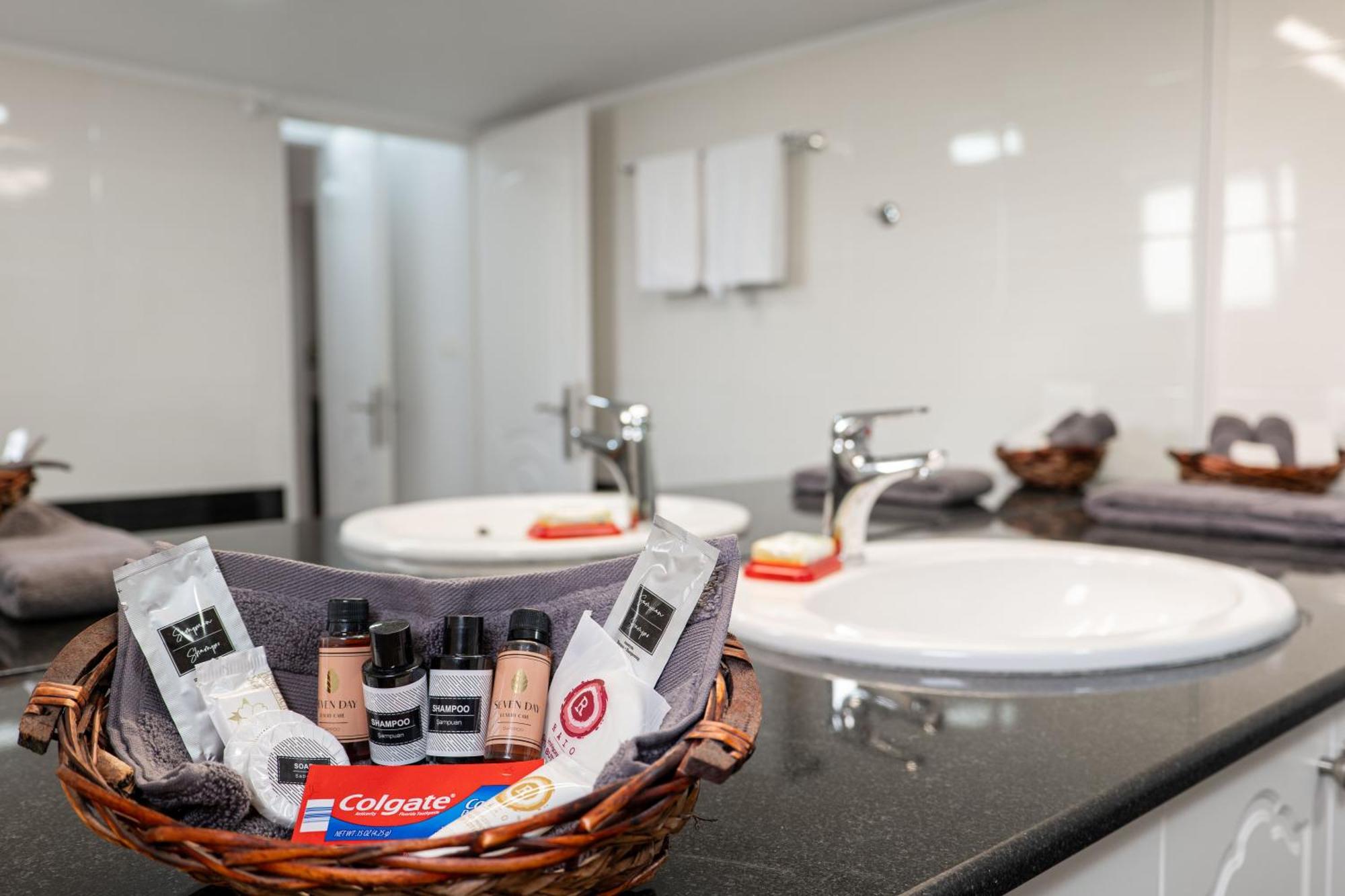 Hoteleks Inn & Suites Sarandë 외부 사진