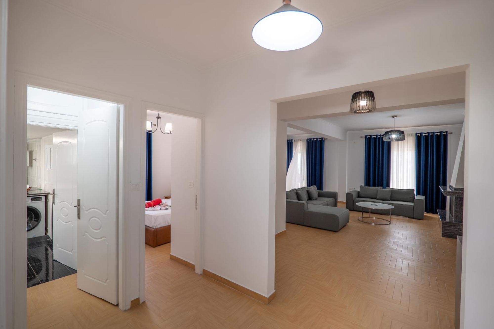 Hoteleks Inn & Suites Sarandë 외부 사진