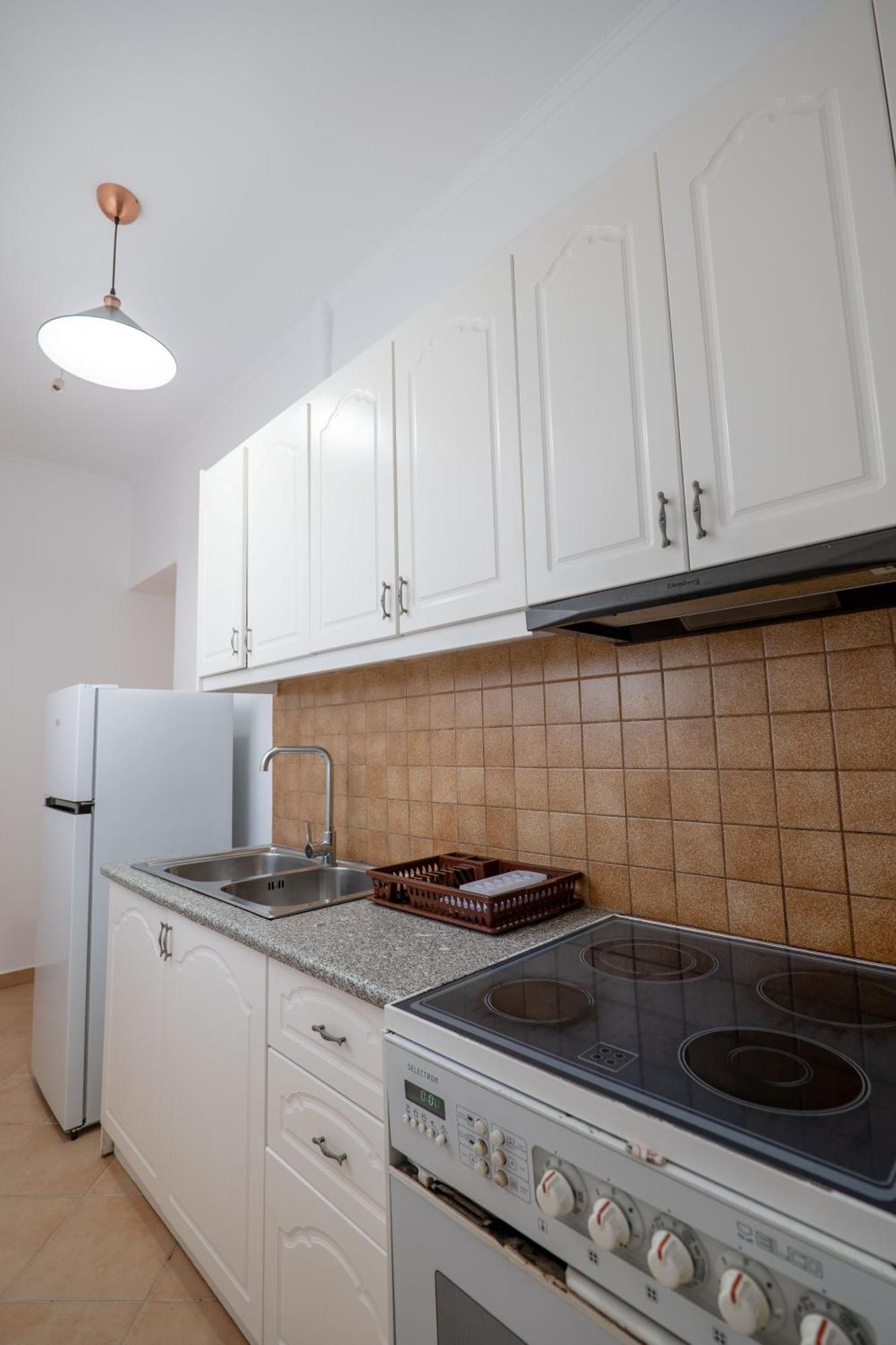 Hoteleks Inn & Suites Sarandë 외부 사진