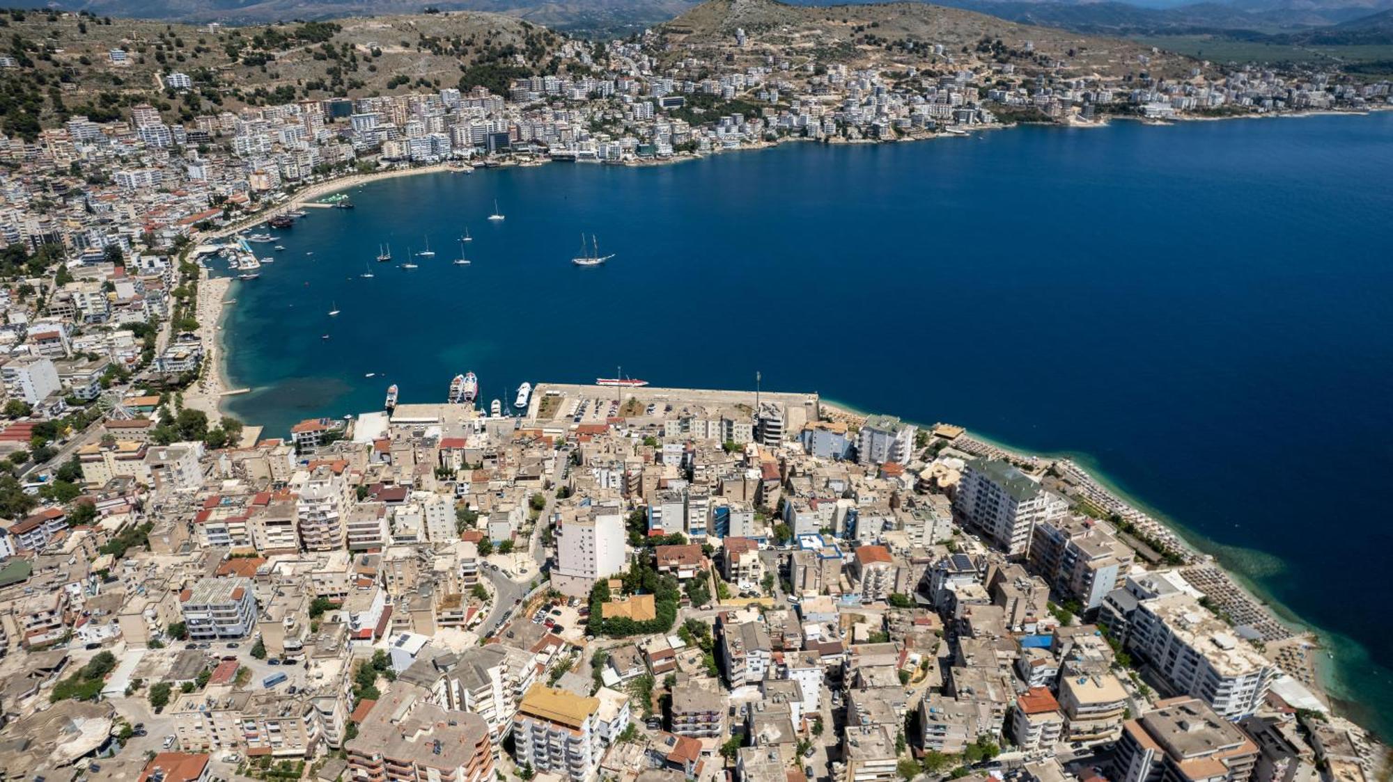 Hoteleks Inn & Suites Sarandë 외부 사진